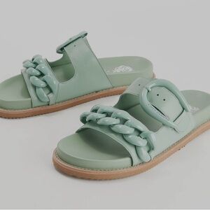 Just stunning! These Vince Camuto sandals can be worn all seasons.